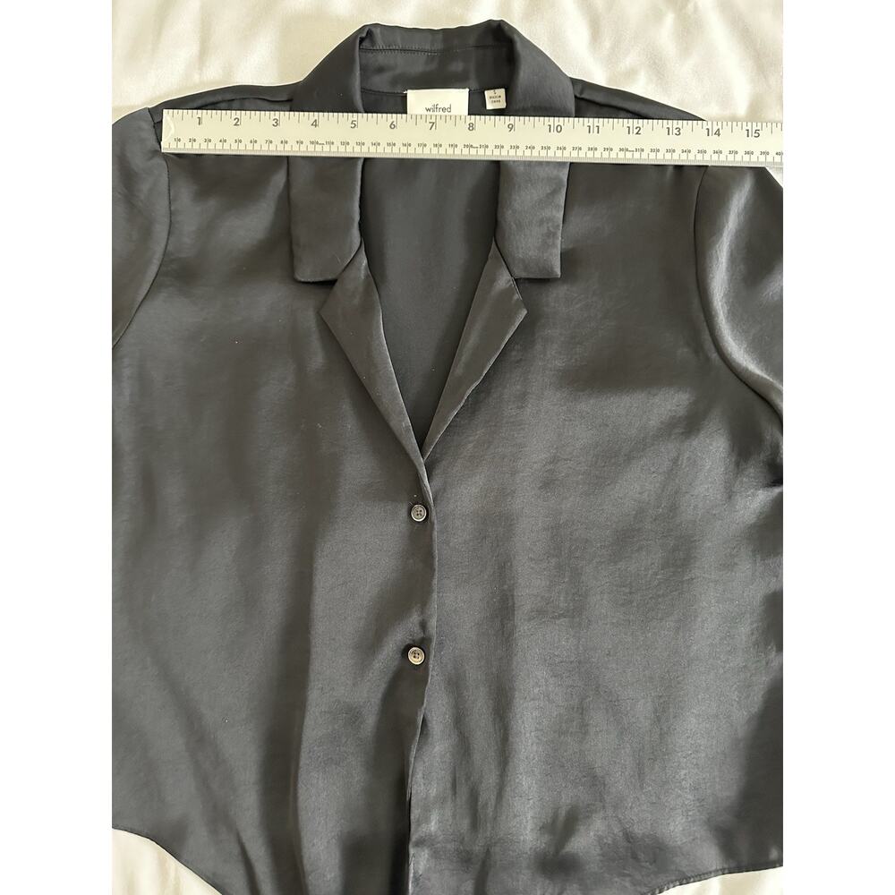 Aritzia Wilfred Tie-Front Blouse Womens Small Black Cupro Satin Long Sleeve Crop - Picture 4 of 9